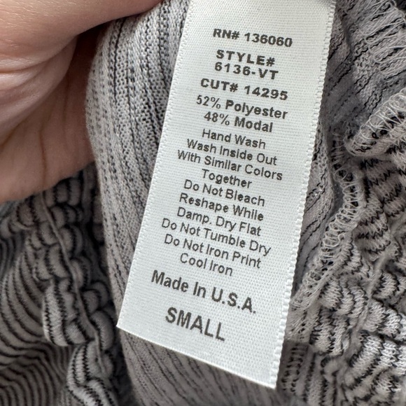 Project Social T Black and White Striped Short Sleeve crop Top - Picture 6 of 8